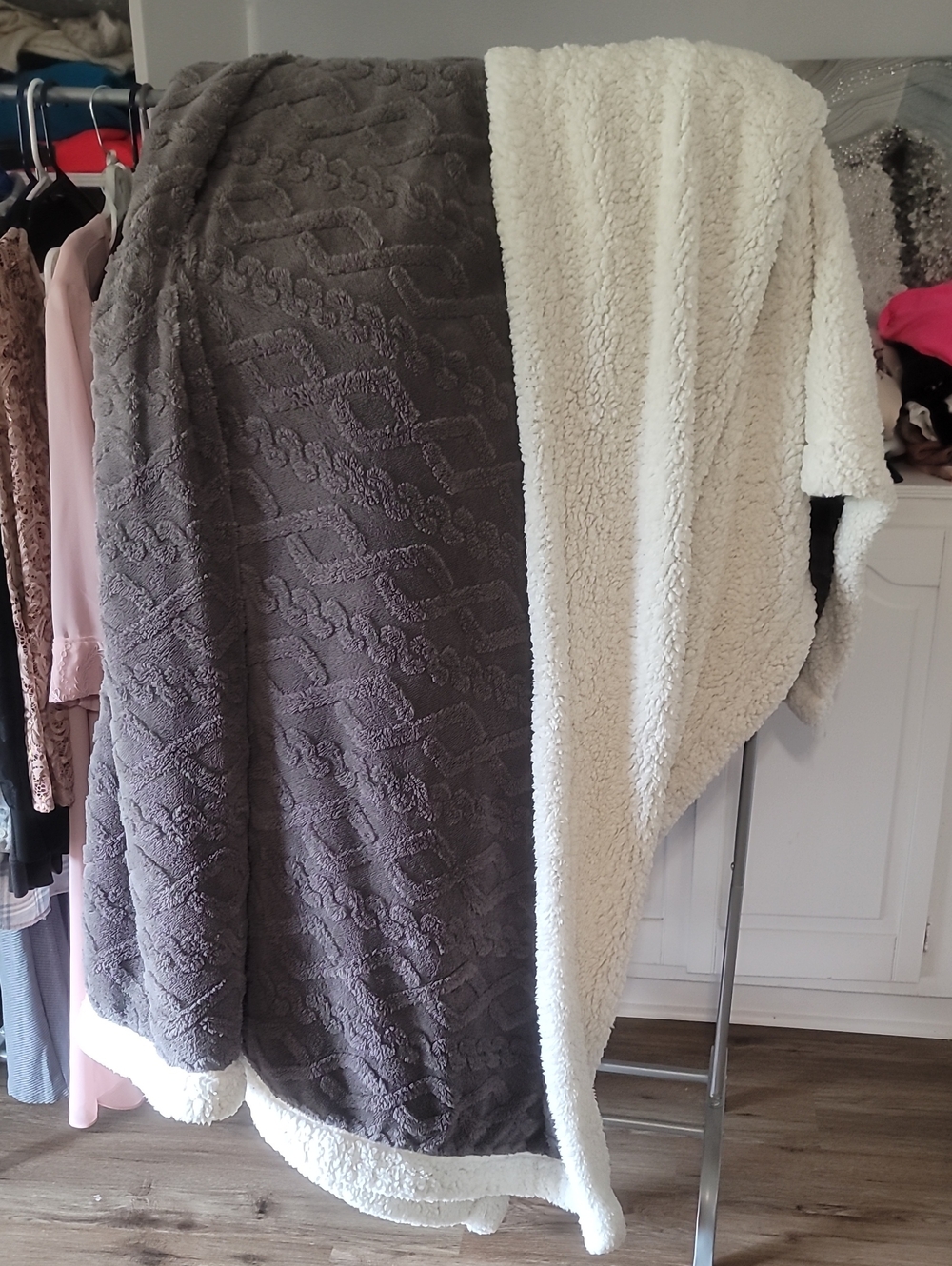 Cozy Plush Sherpa Reversible King Blanket - Gray & Cream